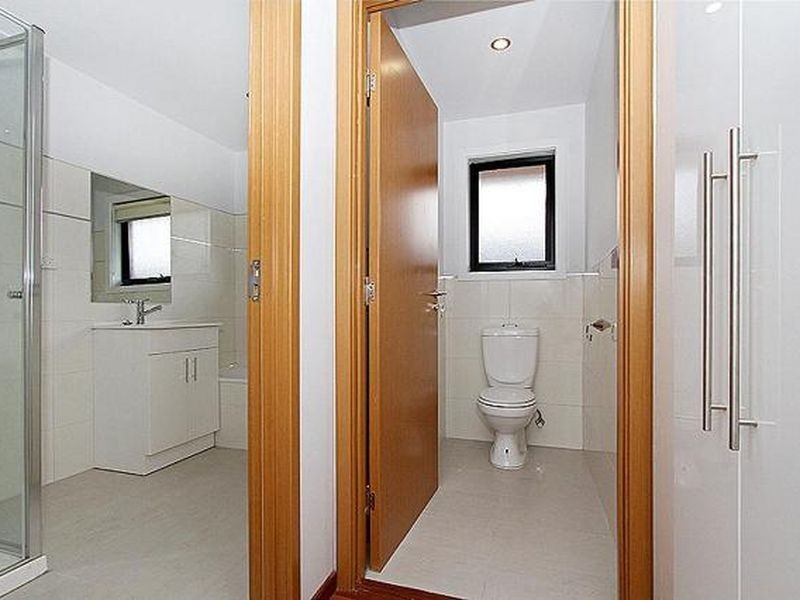 22 McLaughlin Crescent, Mill Park VIC 3082