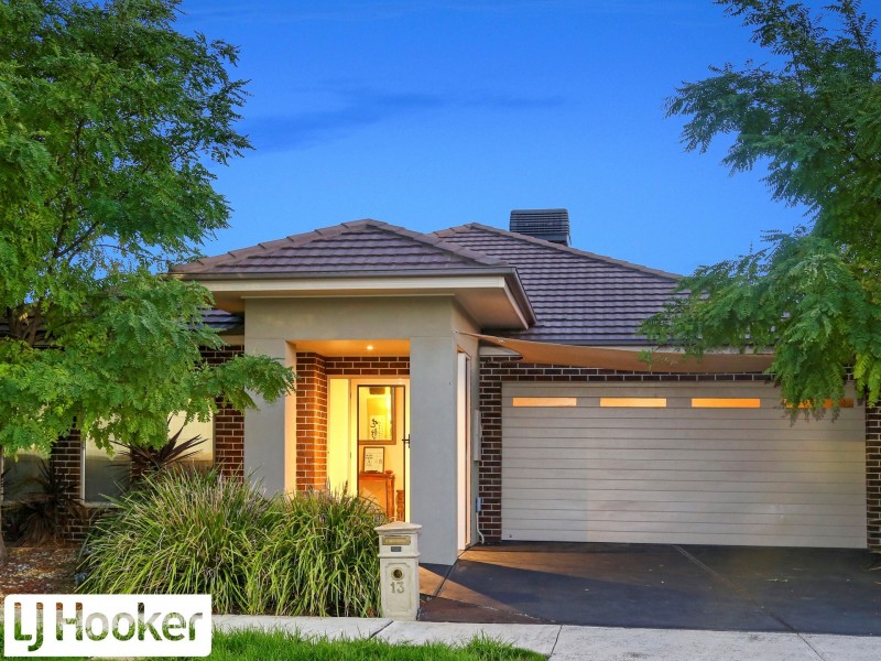 13 Jondarvan Drive, Mernda VIC 3754