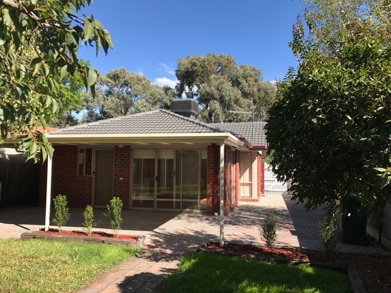 10 Border Drive, Mill Park VIC 3082