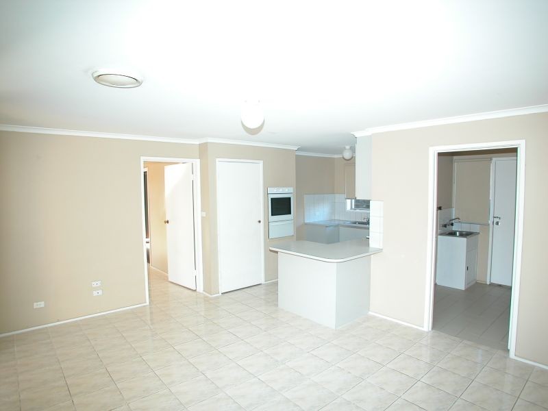 1/1 Clifford Close, Mill Park VIC 3082