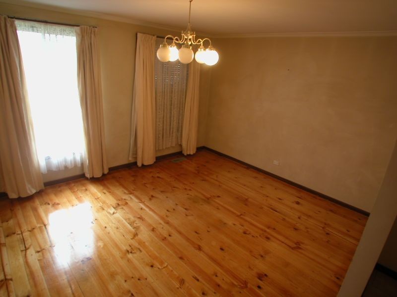 156 Roycroft Avenue, Mill Park VIC 3082