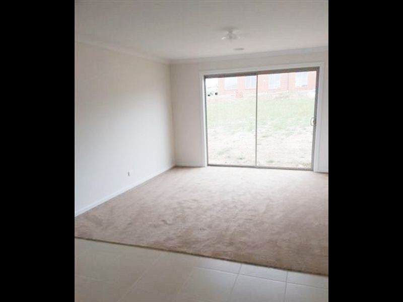 8 Plantation Avenue, Mernda VIC 3754