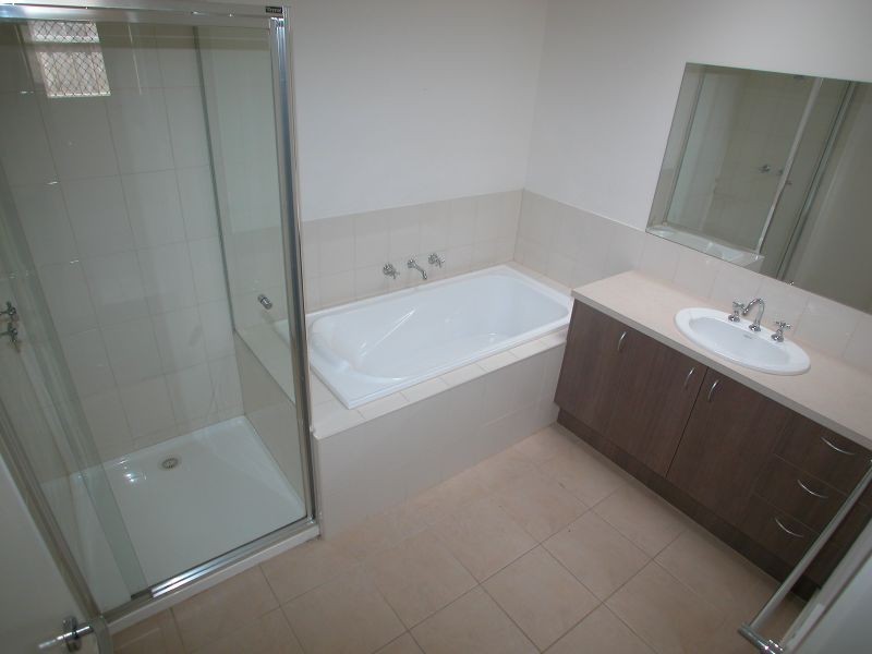 10 Glory Street, South Morang VIC 3752