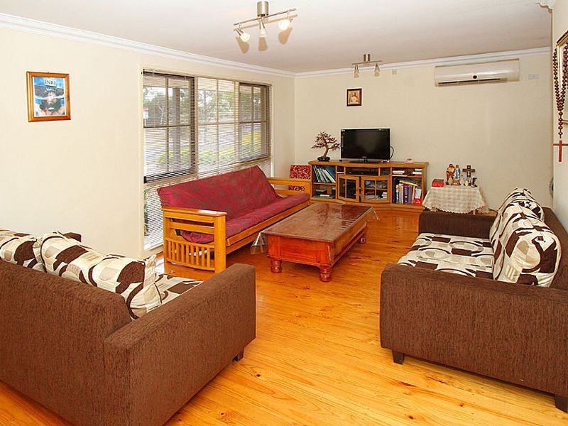 8 Redleap Avenue, Mill Park VIC 3082