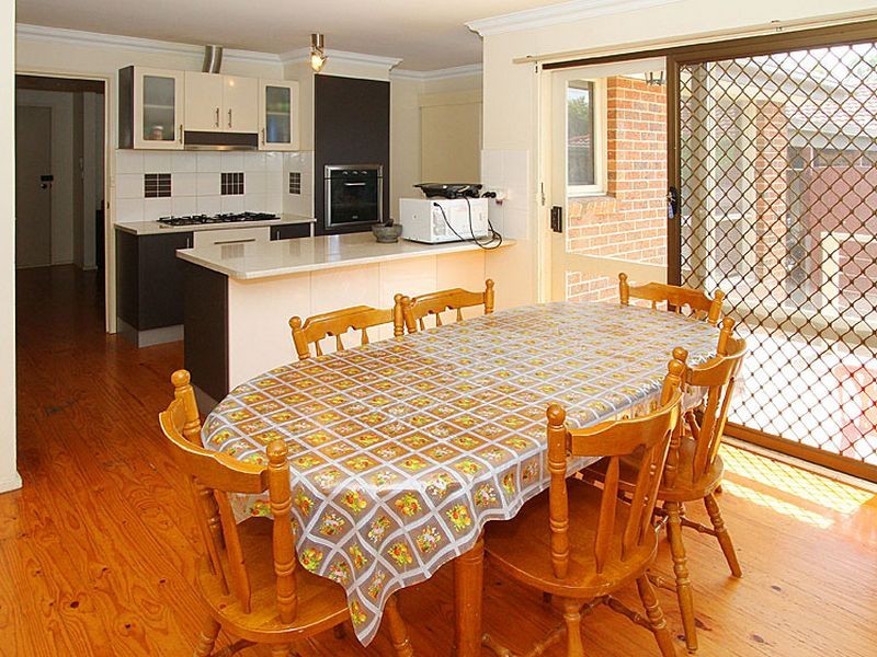 8 Redleap Avenue, Mill Park VIC 3082
