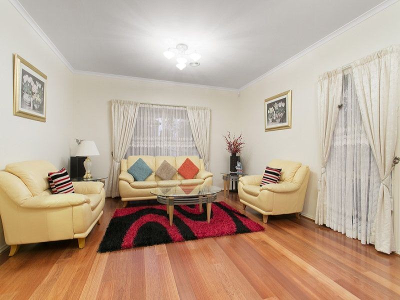 18 Bramble Crescent, Bundoora VIC 3083