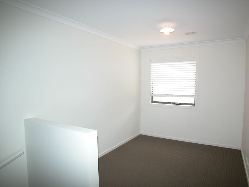 24 Pimpinella Pass, Mernda VIC 3754