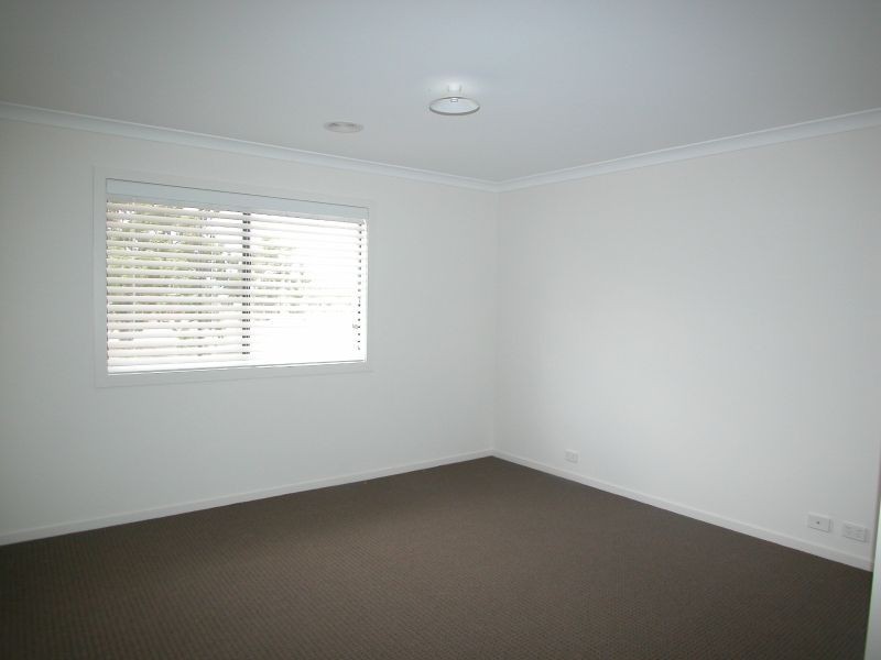 24 Pimpinella Pass, Mernda VIC 3754