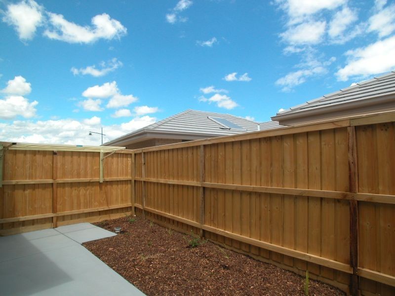 24 Pimpinella Pass, Mernda VIC 3754