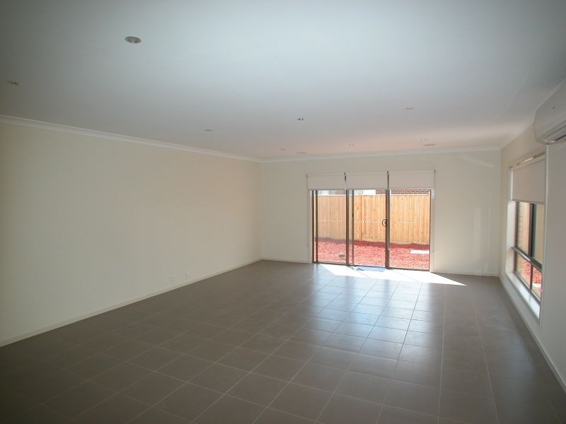 6 Marlowe Grange, Mernda VIC 3754