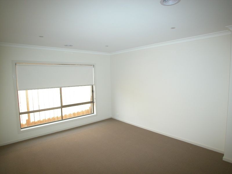 6 Marlowe Grange, Mernda VIC 3754