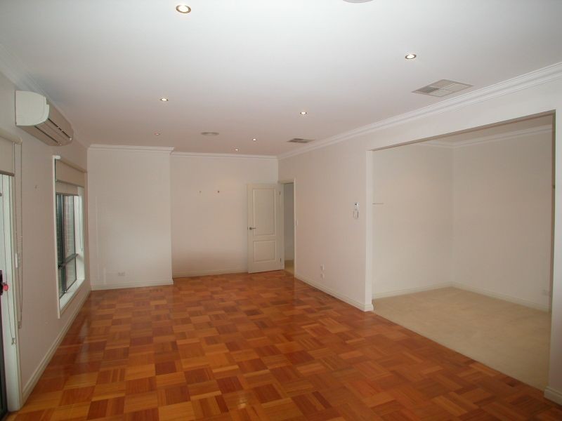 4/144 St Vigeons Road, Reservoir VIC 3073