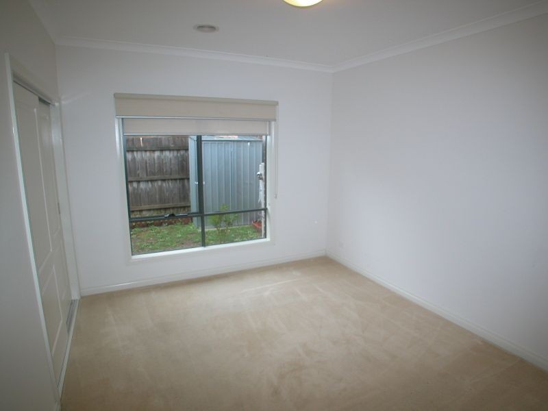 4/144 St Vigeons Road, Reservoir VIC 3073