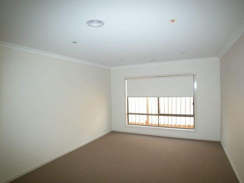 6 Marlowe Grange, Mernda VIC 3754