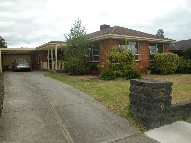 8 Strickland Avenue, Mill Park VIC 3082