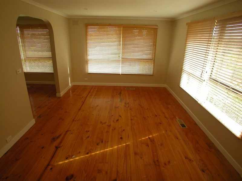 8 Strickland Avenue, Mill Park VIC 3082