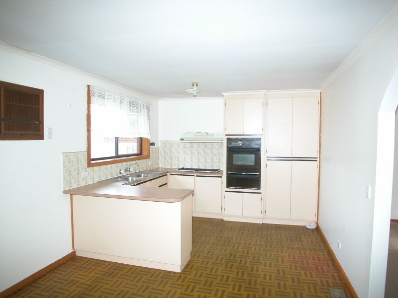 73 Roycroft Avenue, Mill Park VIC 3082