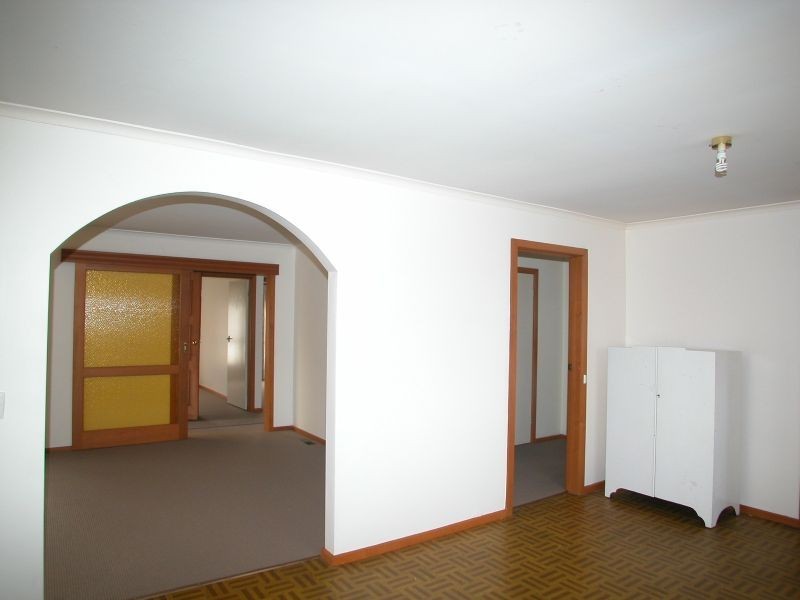 73 Roycroft Avenue, Mill Park VIC 3082