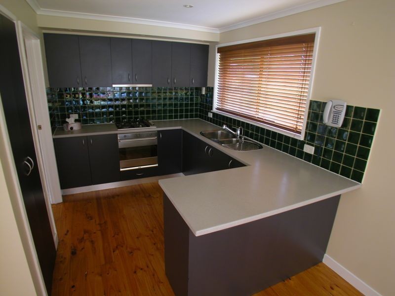 8 Strickland Avenue, Mill Park VIC 3082