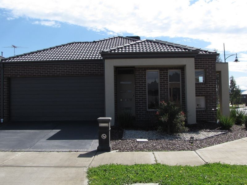 24 Panton Gap, South Morang VIC 3752