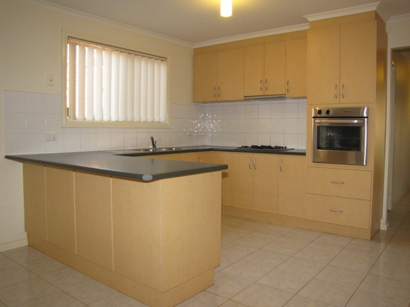 4 Fuschia Grove, South Morang VIC 3752