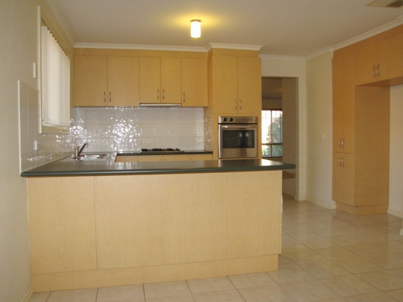 4 Fuschia Grove, South Morang VIC 3752