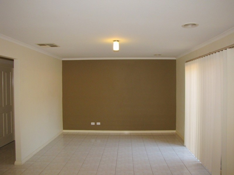 4 Fuschia Grove, South Morang VIC 3752