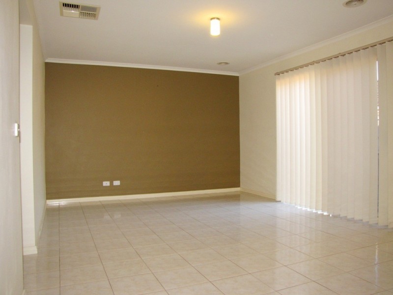 4 Fuschia Grove, South Morang VIC 3752