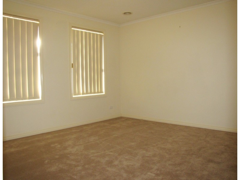 4 Fuschia Grove, South Morang VIC 3752