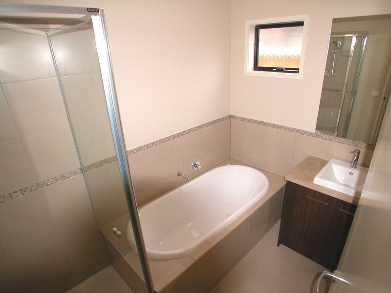 111 Vincent Drive, South Morang VIC 3752