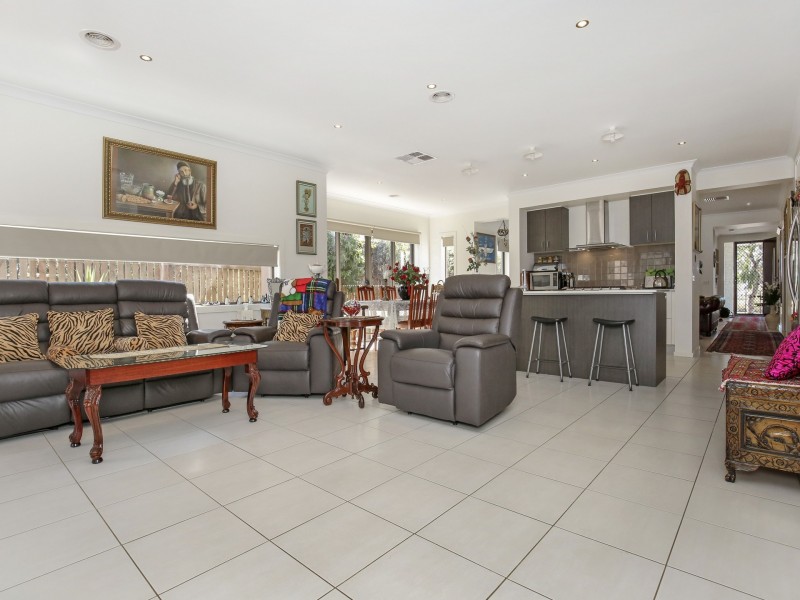 12 Pimpinella Pass, Mernda VIC 3754