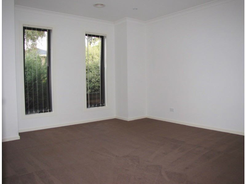 16 Faithful Way, Doreen VIC 3754