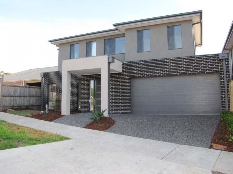2/42 Applegum Drive, South Morang VIC 3752
