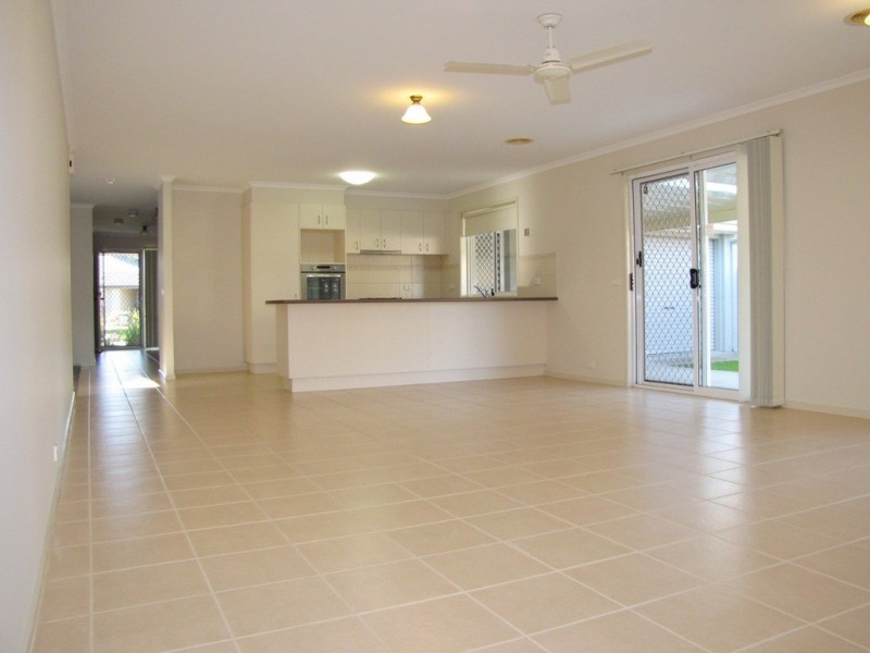 3 The Breezewater, Sanctuary Lakes VIC 3030