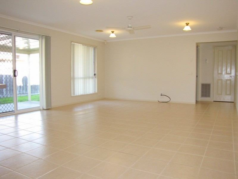 3 The Breezewater, Sanctuary Lakes VIC 3030