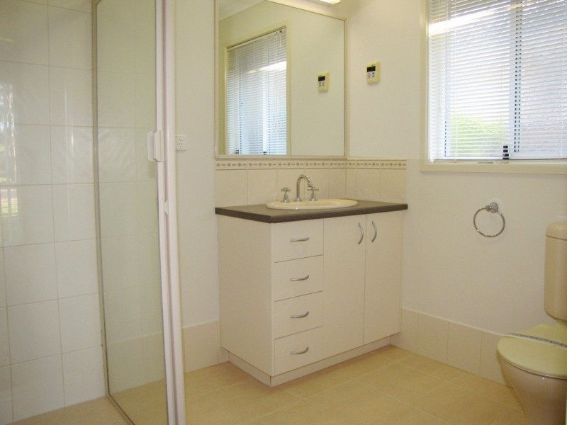 3 The Breezewater, Sanctuary Lakes VIC 3030