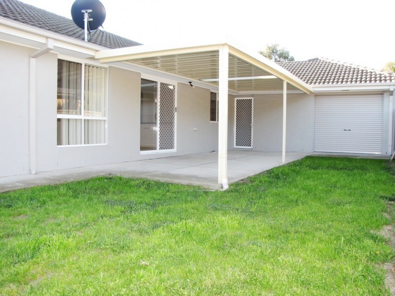 3 The Breezewater, Sanctuary Lakes VIC 3030