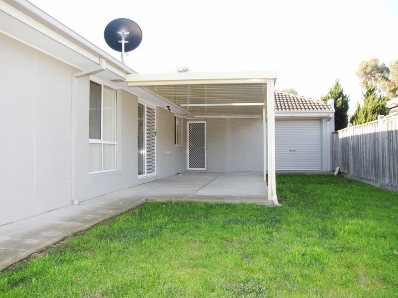 3 The Breezewater, Sanctuary Lakes VIC 3030