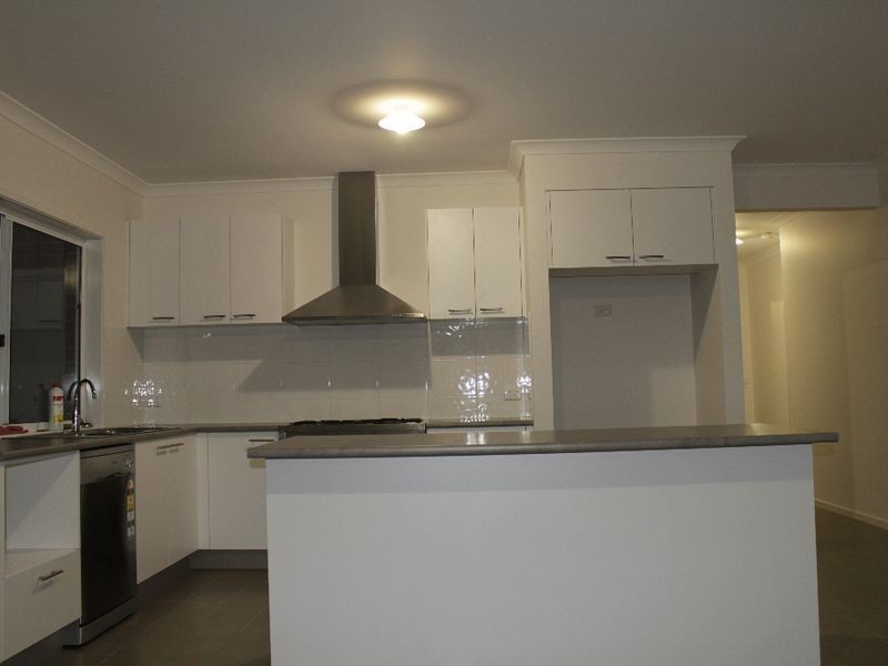 64 Muzzlewood Way, Wollert VIC 3750