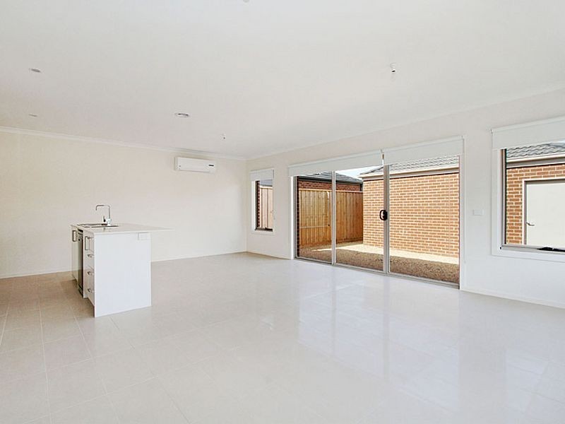 43 Hollaway Drive, Mernda VIC 3754