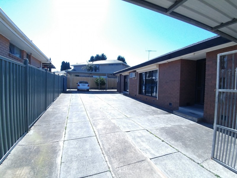 16 Cabernet Crescent, Bundoora VIC 3083