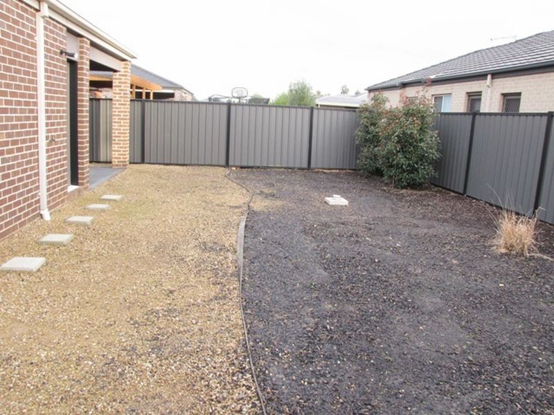 77 Pearsons Road, Mernda VIC 3754