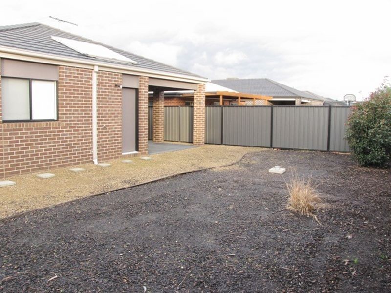 77 Pearsons Road, Mernda VIC 3754