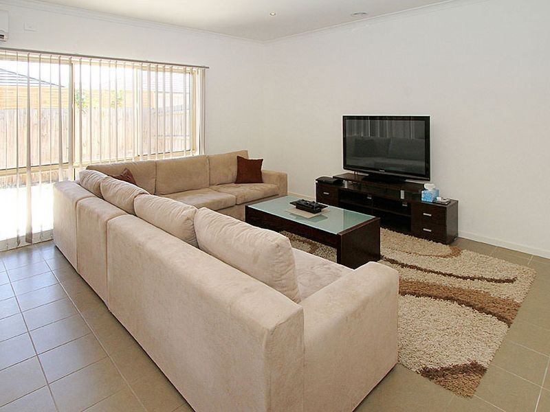 14 Dolphin Drive, South Morang VIC 3752