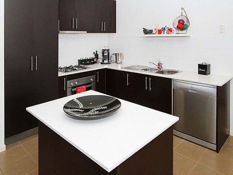 14 Dolphin Drive, South Morang VIC 3752