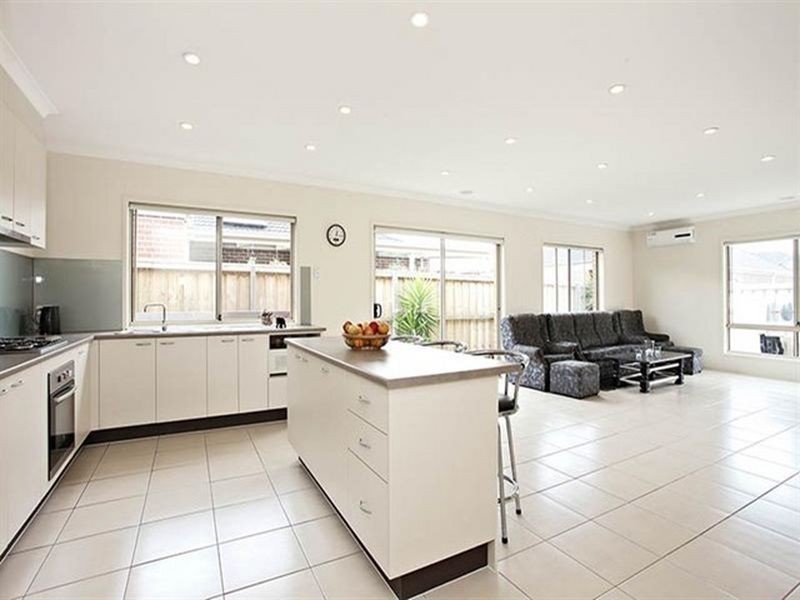 4 Larnook Place, South Morang VIC 3752