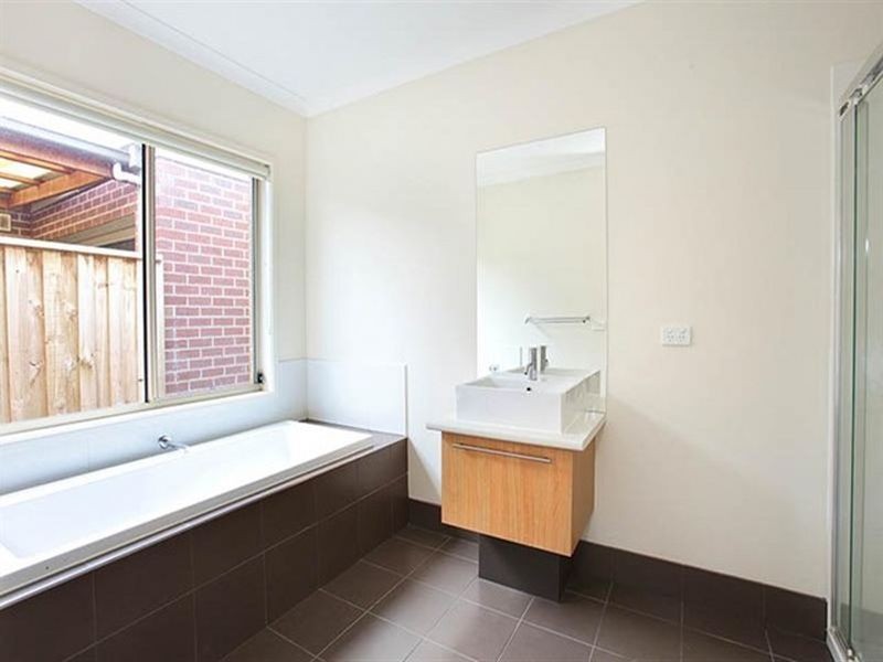 4 Larnook Place, South Morang VIC 3752