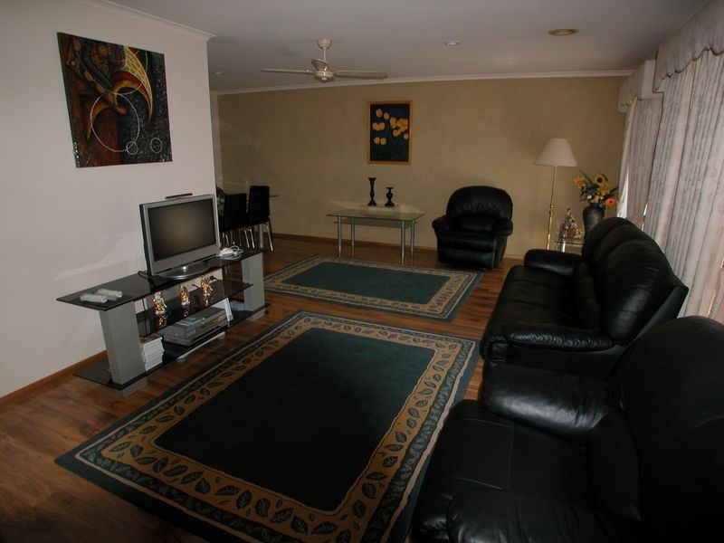 29 Mirbelia Crescent, Mill Park VIC 3082