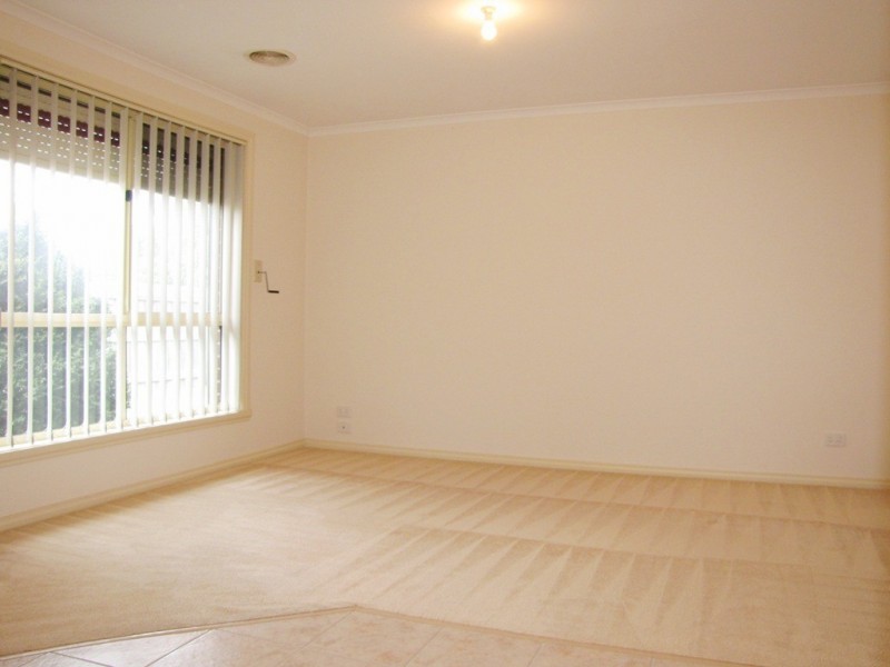 2/7 Sydney Crescent, Lalor VIC 3075