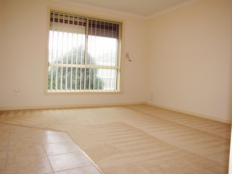 2/7 Sydney Crescent, Lalor VIC 3075